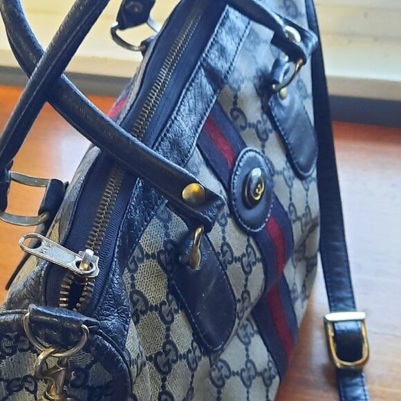 Authentic Vintage Gucci Bag - Picture 2 of 8
